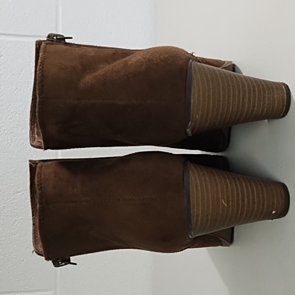 Merona Faux Chocolate Suede Ankle Boots Block Heel 8.5 Side Zip - Picture 4 of 15